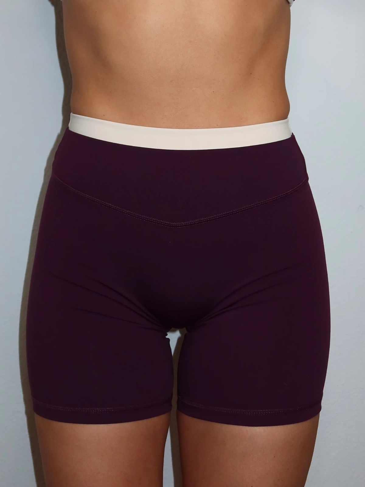 SHORT LILAC & WHITE