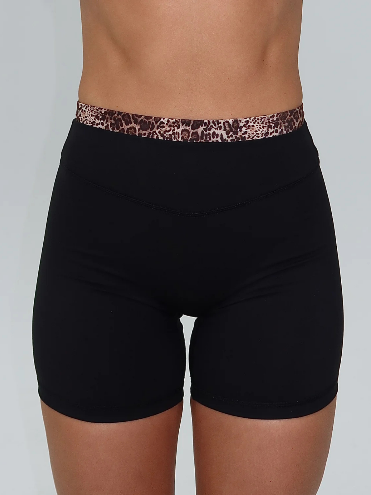 SHORT BLACK & WILD SIDE
