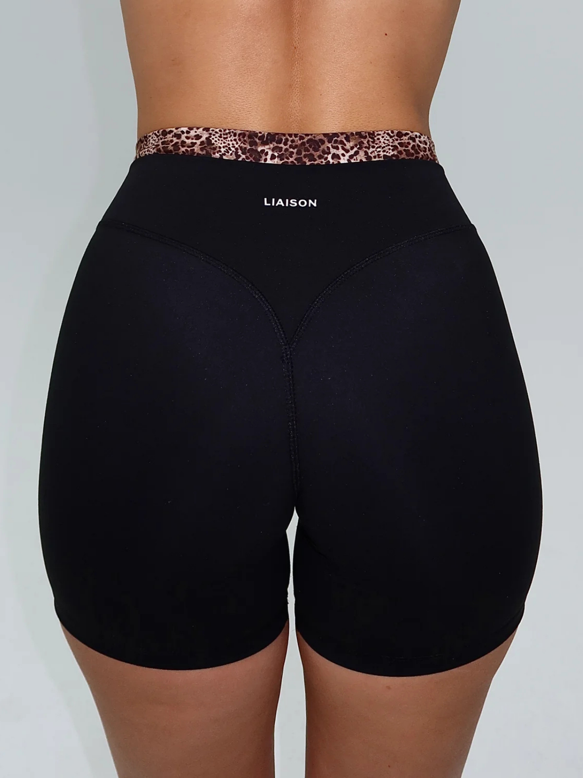 SHORT BLACK & WILD SIDE