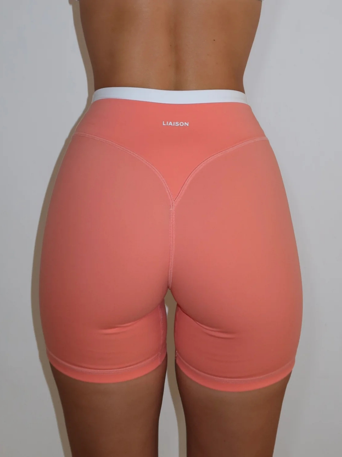 SHORT GUAVA & WHITE